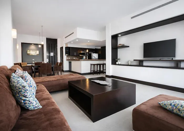 Aparthotel Aldea Thai Steps To And 5th Ave 3*