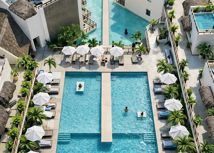 Aldea Thai Steps To And 5th Ave Aparthotel